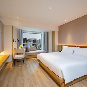 Standard King Room City View